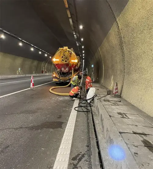 福建隧道排水渠清淤